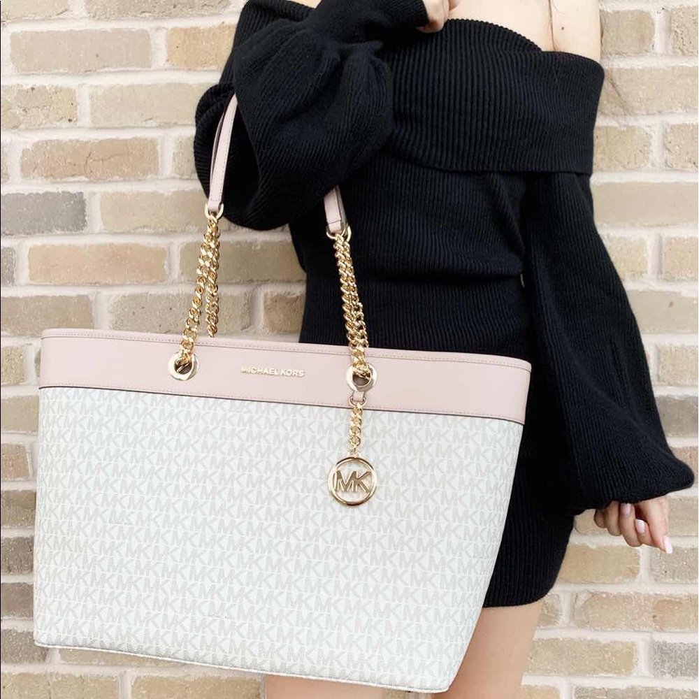 Gaby’sBags👜💕-NWT Michael Kors Tote - Picture 2 of 8